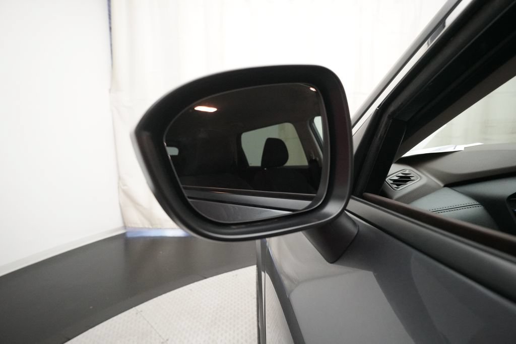 Used 2023 Nissan Rogue S AWD/4WD image 24