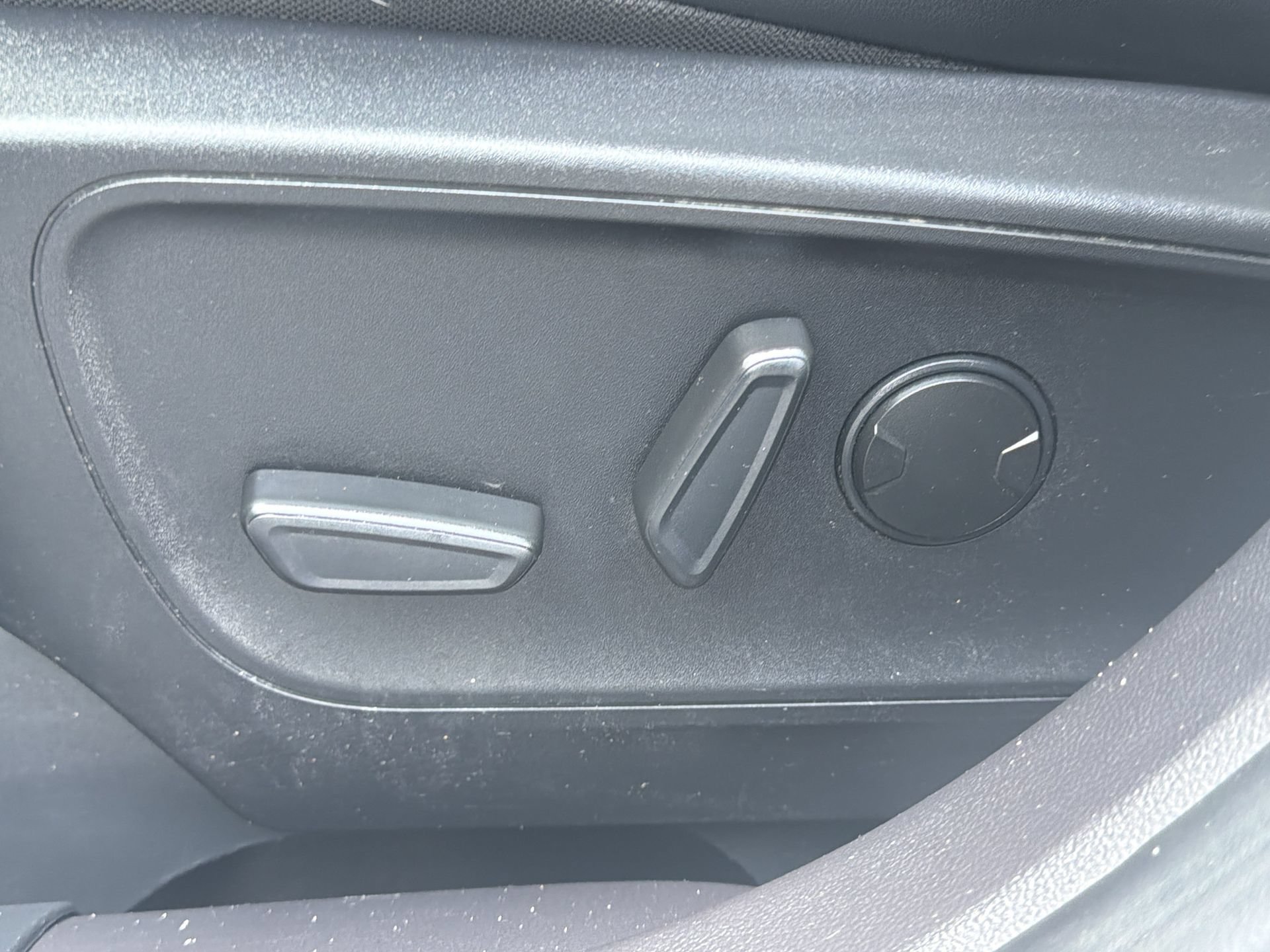 Certified 2023 Ford Escape Platinum AWD/4WD image 30