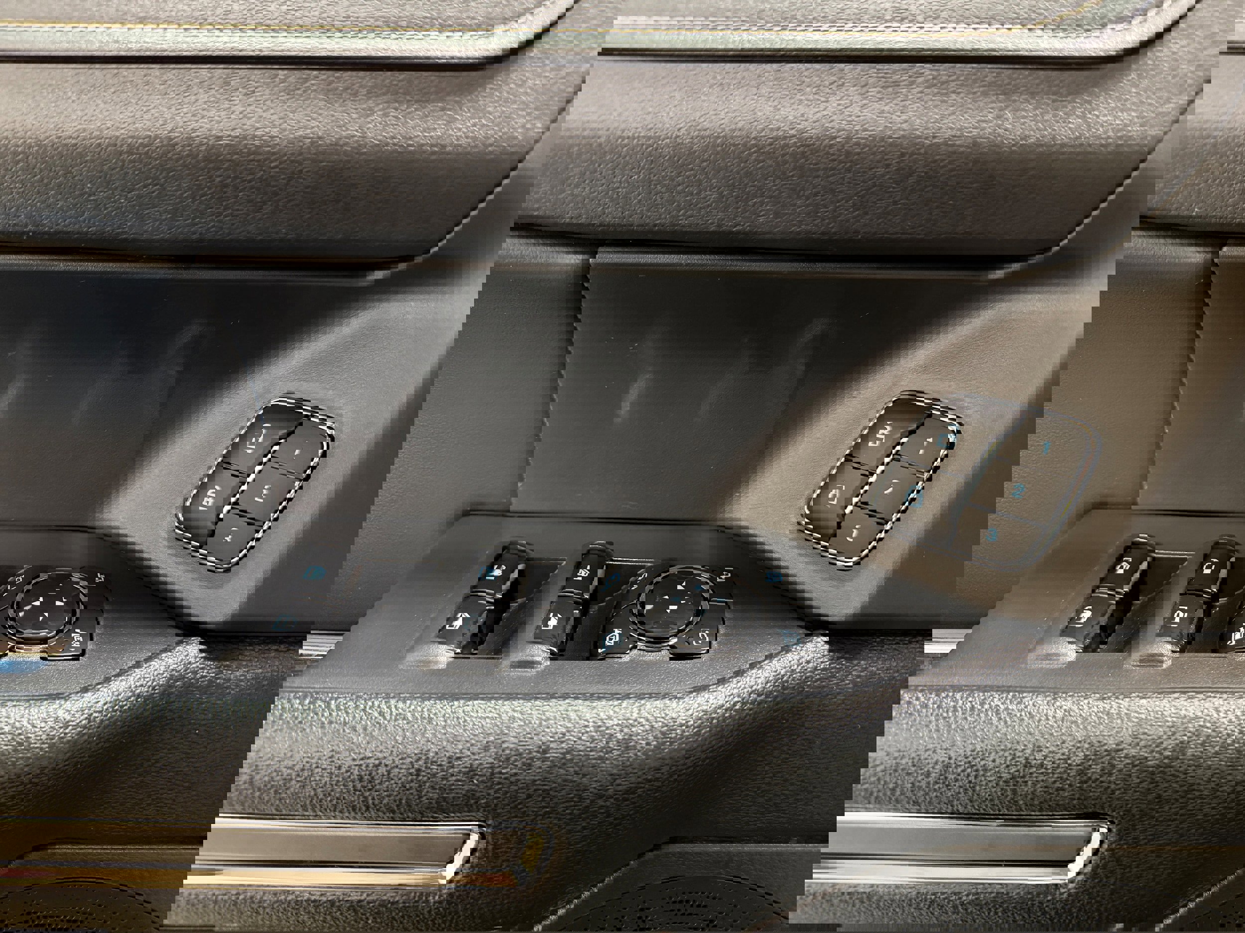 Certified 2024 Ford Expedition XLT image 17