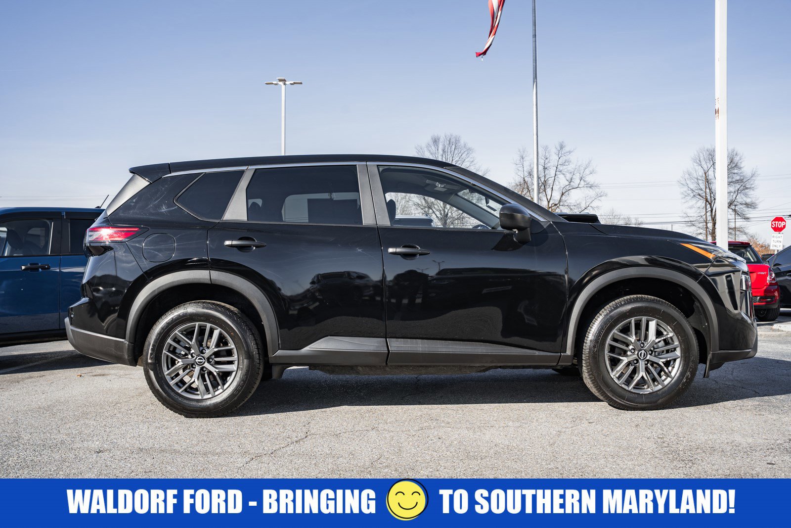 Used 2024 Nissan Rogue S image 3