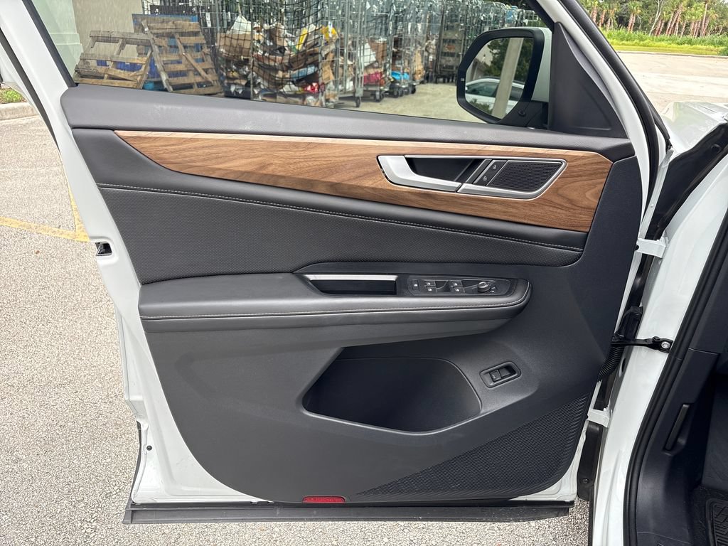 Used 2024 Volkswagen Atlas SE FWD image 24