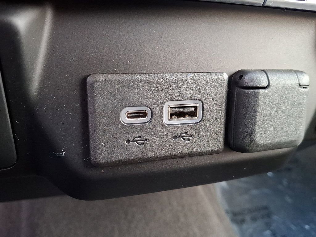 Used 2022 Chevrolet Silverado 1500 RST image 24