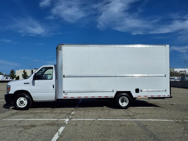 Certified 2022 Ford E-350 and Econoline 350 Super Duty RWD image 28
