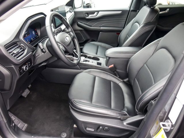 Certified 2025 Ford Escape Platinum AWD/4WD image 13