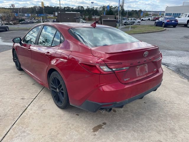 Used 2025 Toyota Camry SE image 2