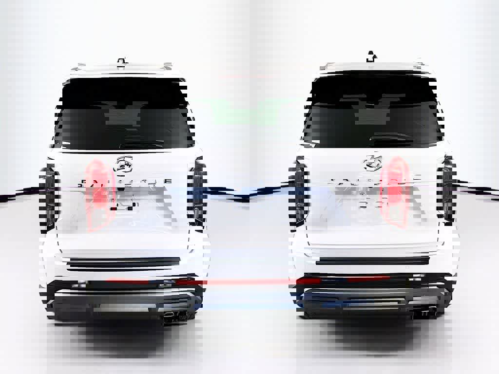 Used 2024 Hyundai Palisade Limited image 4