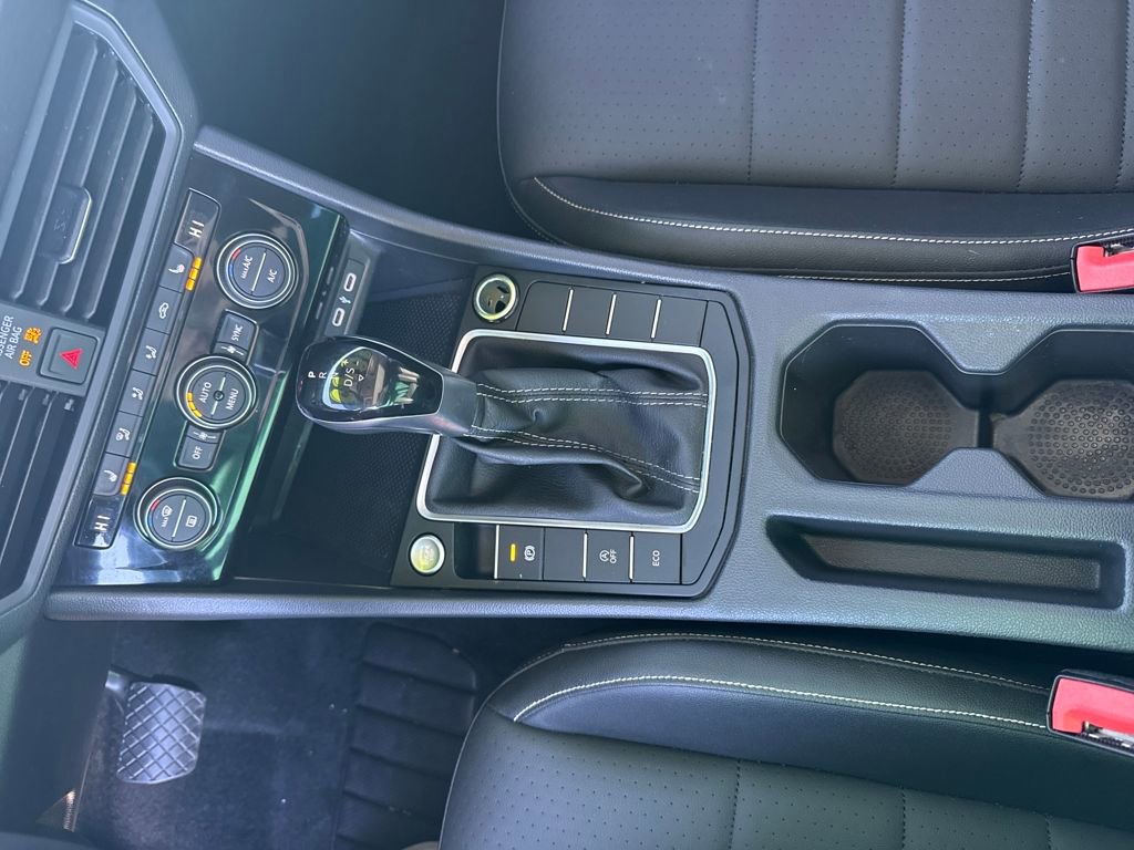 Used 2024 Volkswagen Jetta SE w/ Panoramic Sunroof Package image 22