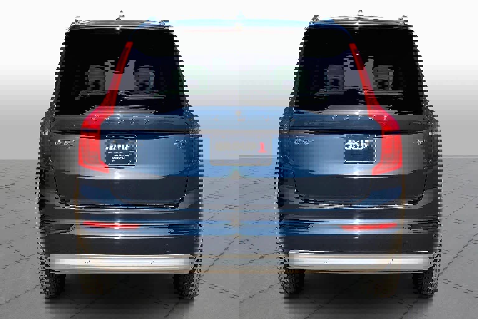 Used 2022 Volvo XC90 T6 Momentum w/ Advanced Package image 5