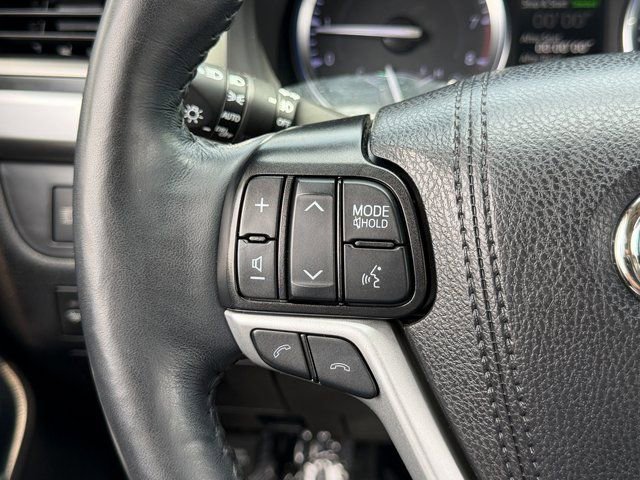 Used 2019 Toyota Highlander Limited Platinum AWD/4WD image 35