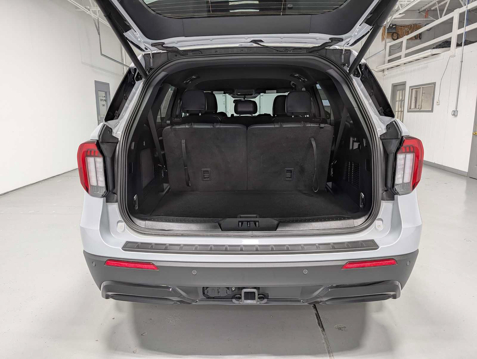 Certified 2026 Ford Explorer ST-Line w/ ST-Line Street Pack AWD/4WD image 40