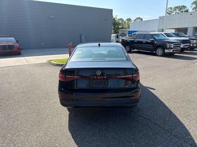 Used 2025 Volkswagen Jetta SE FWD image 8