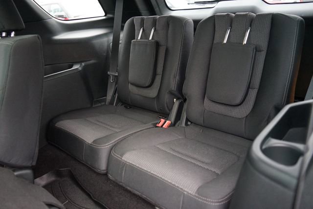 Certified 2018 Ford Explorer XLT w/ Equipment Group 201A image 8