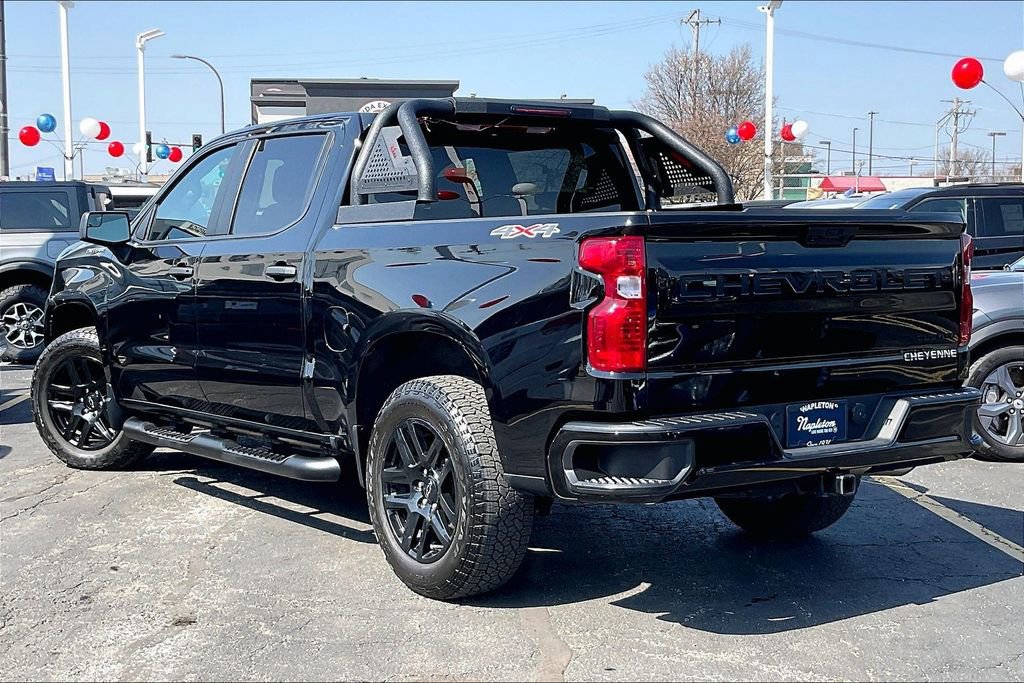 Used 2024 Chevrolet Silverado 1500 Custom w/ Turbomax Blackout Package AWD/4WD image 8