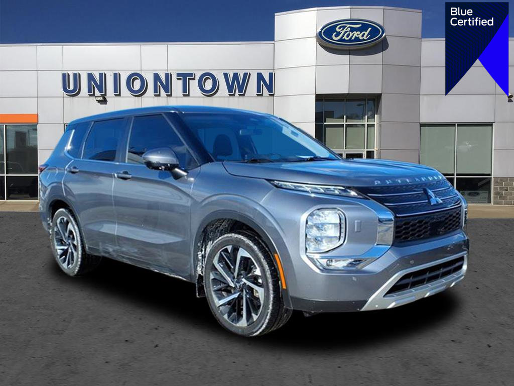 Used 2022 Mitsubishi Outlander SE image 1