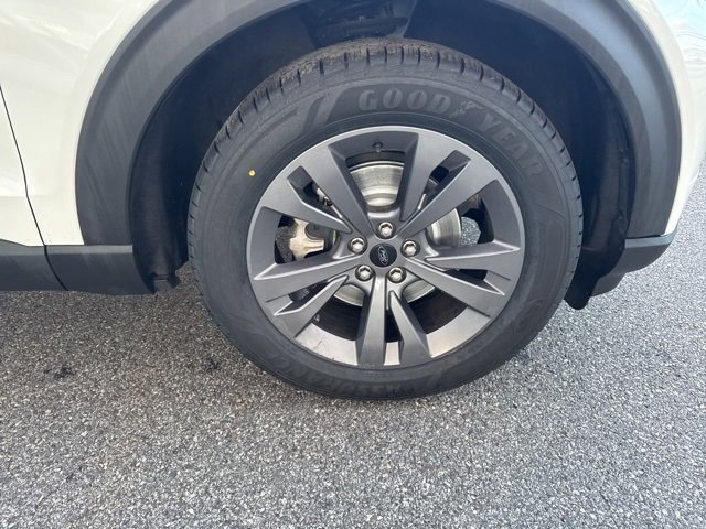 Certified 2022 Ford Explorer XLT w/ Equipment Group 202A image 9