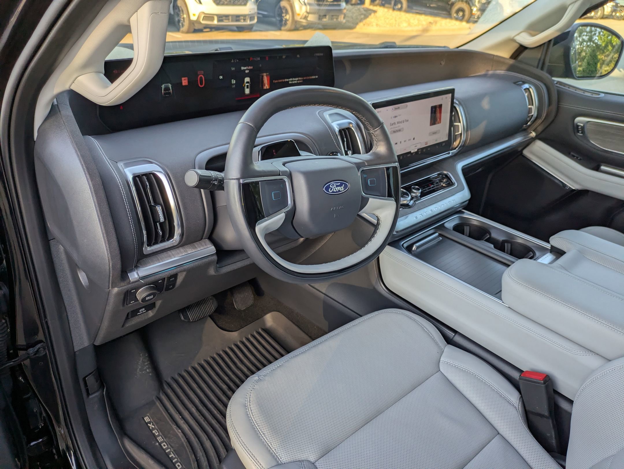 Certified 2025 Ford Expedition Platinum w/ Platinum Ultimate Package AWD/4WD image 14
