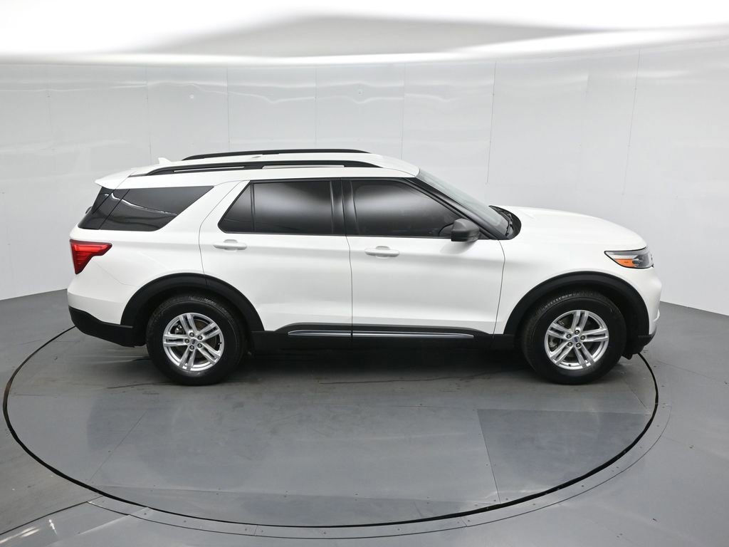 Certified 2023 Ford Explorer XLT image 9