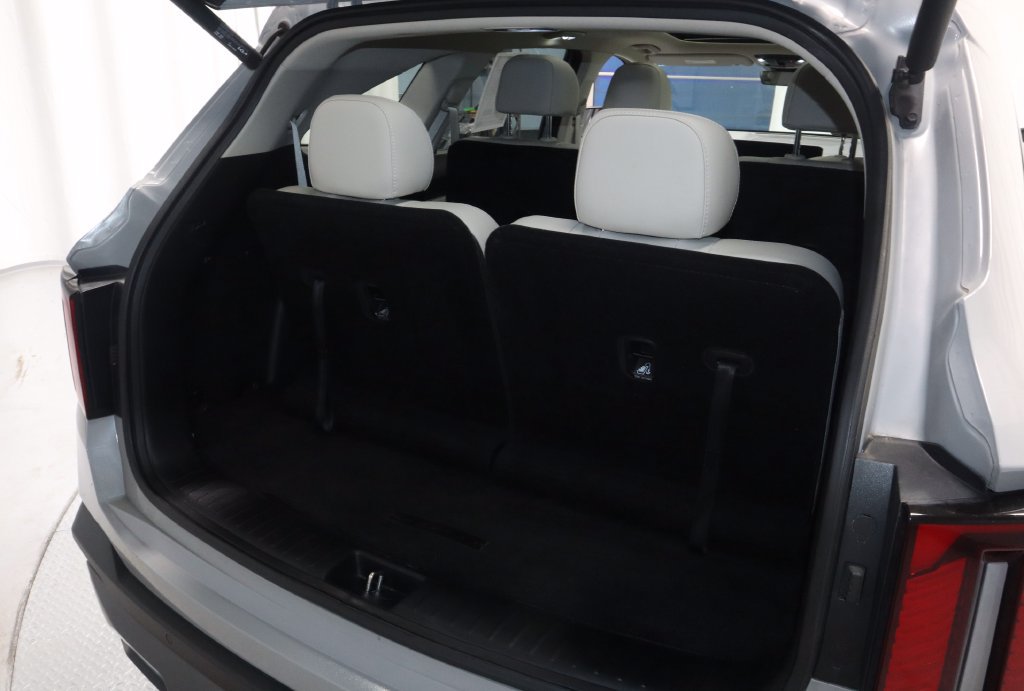 Used 2025 Kia Sorento SX AWD/4WD image 18