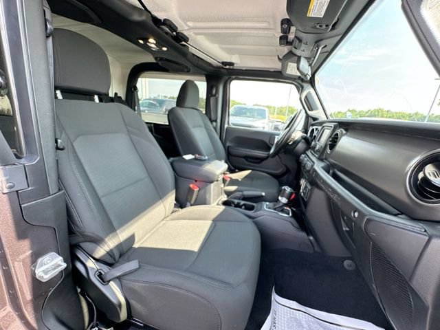 Used 2020 Jeep Wrangler Sport AWD/4WD image 26