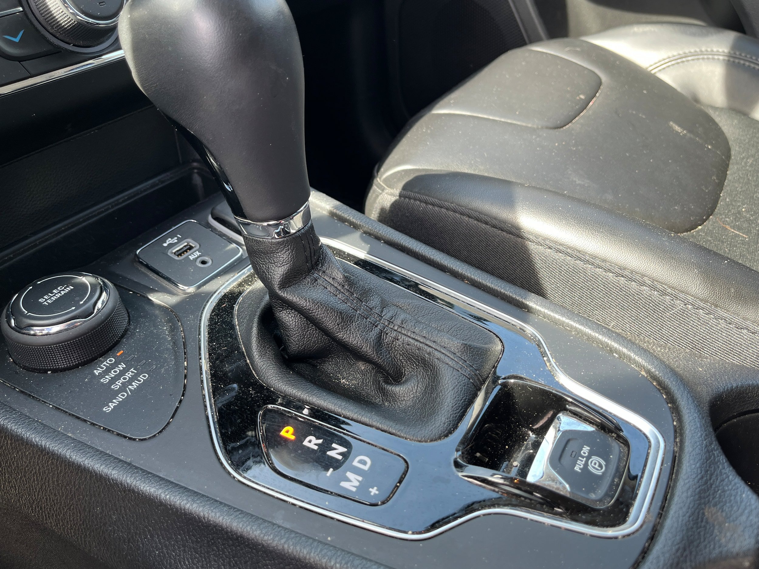 Used 2020 Jeep Cherokee Latitude Plus AWD/4WD image 16