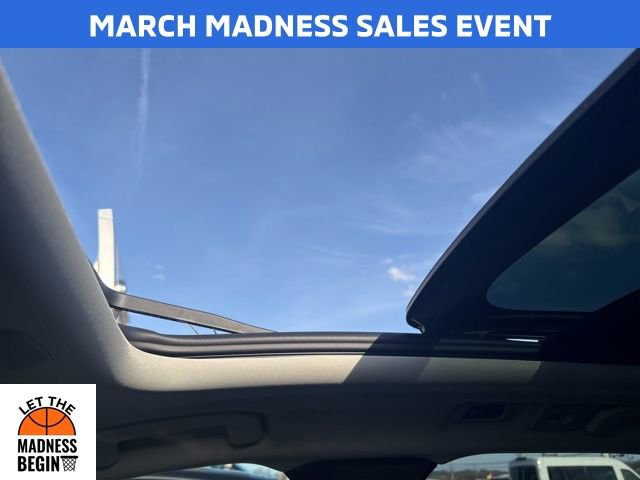 Used 2018 Volvo XC60 T6 Momentum w/ Advanced Package image 12