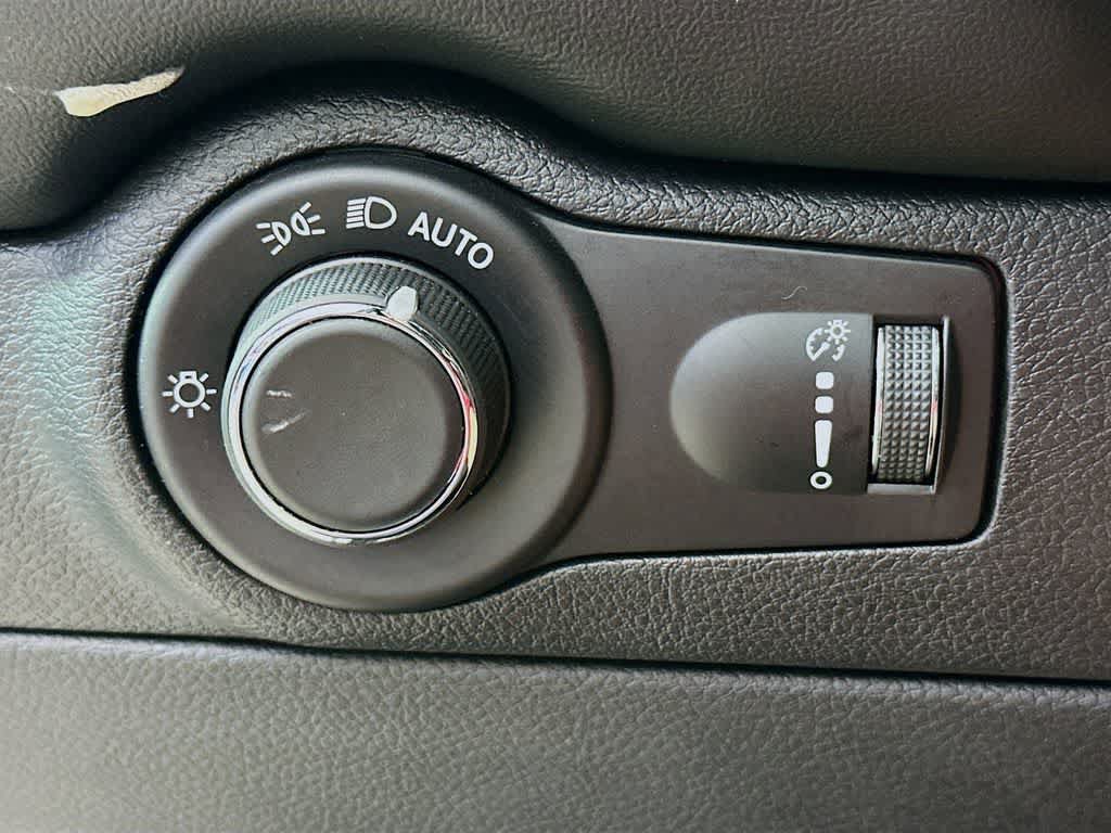 Used 2025 Dodge Durango R/T AWD/4WD image 27