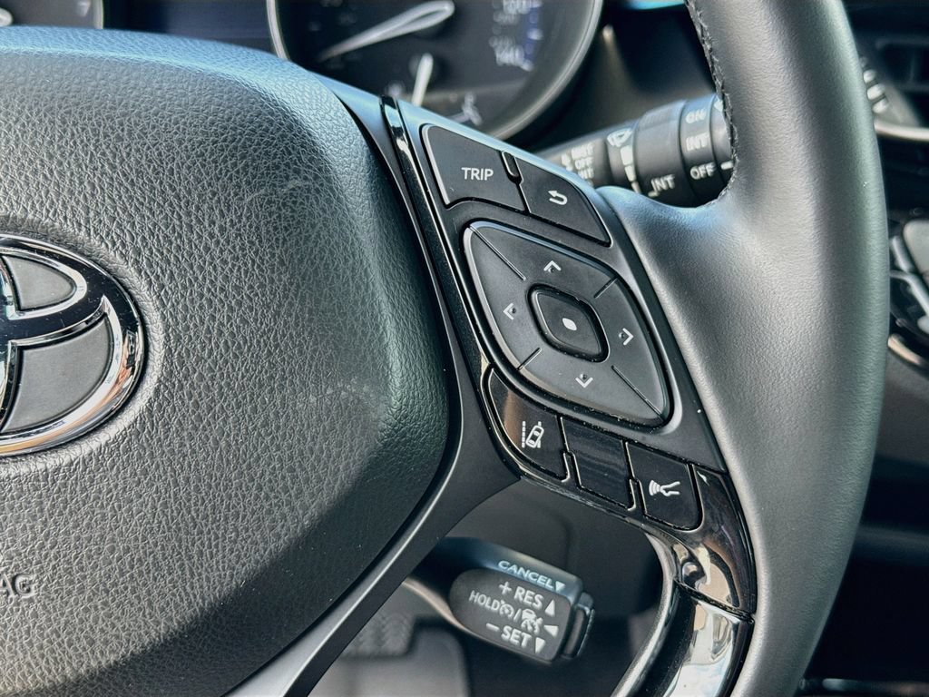 Used 2019 Toyota C-HR XLE FWD image 13