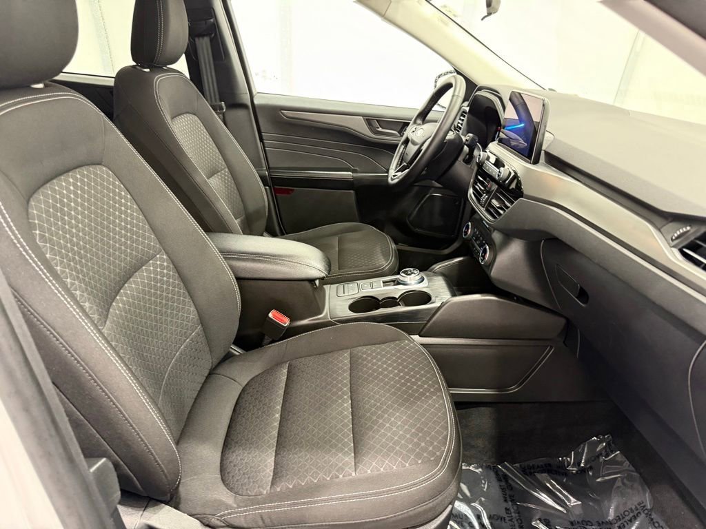 Certified 2025 Ford Escape Active AWD/4WD image 22