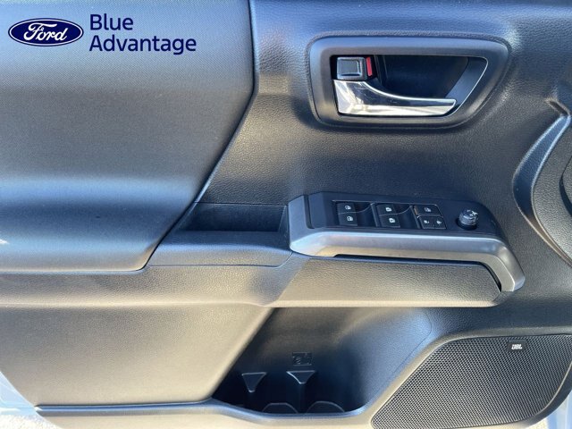 Used 2019 Toyota Tacoma TRD Sport AWD/4WD image 4