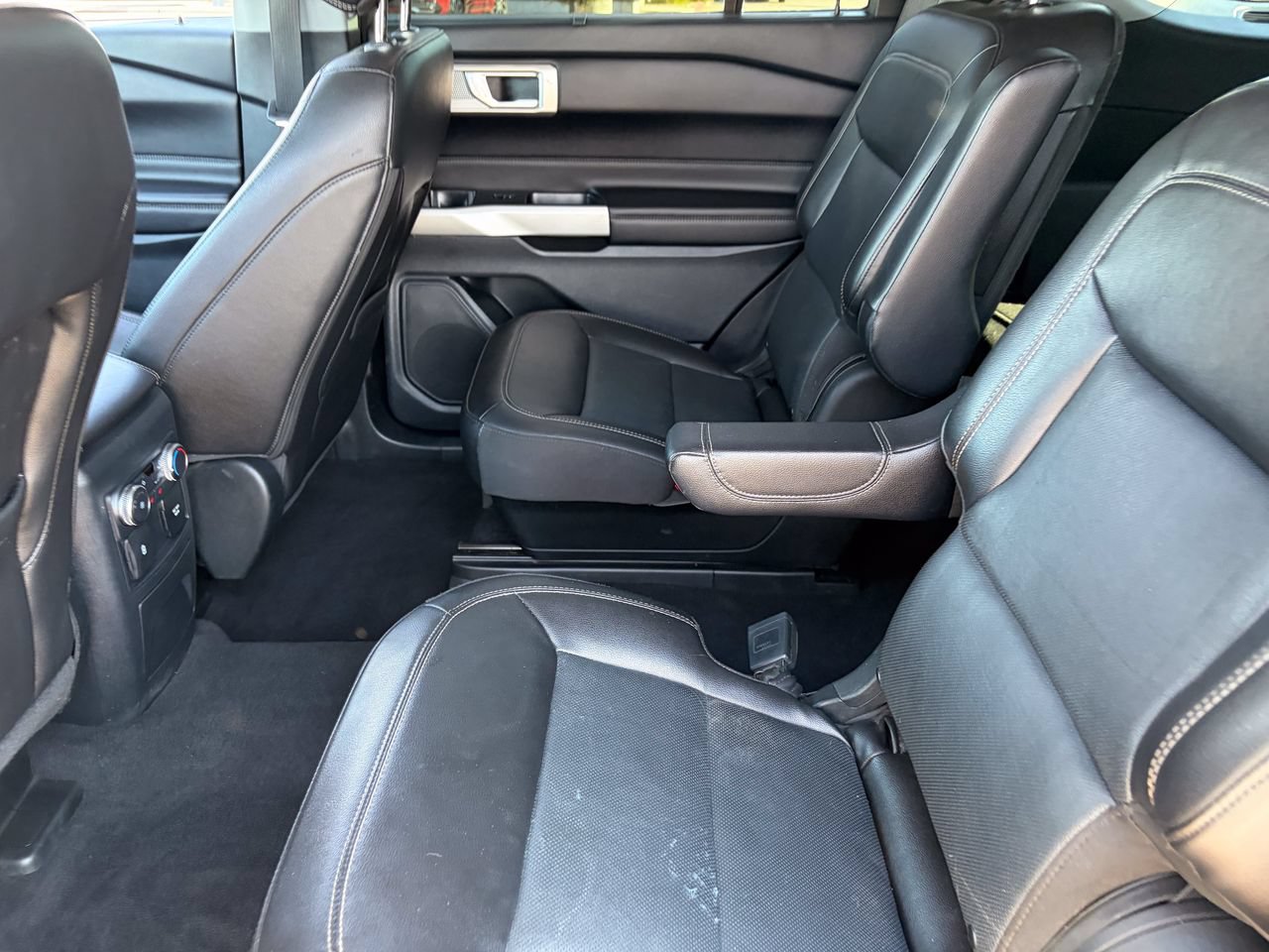 Certified 2022 Ford Explorer Limited w/ Equipment Group 301A AWD/4WD image 14