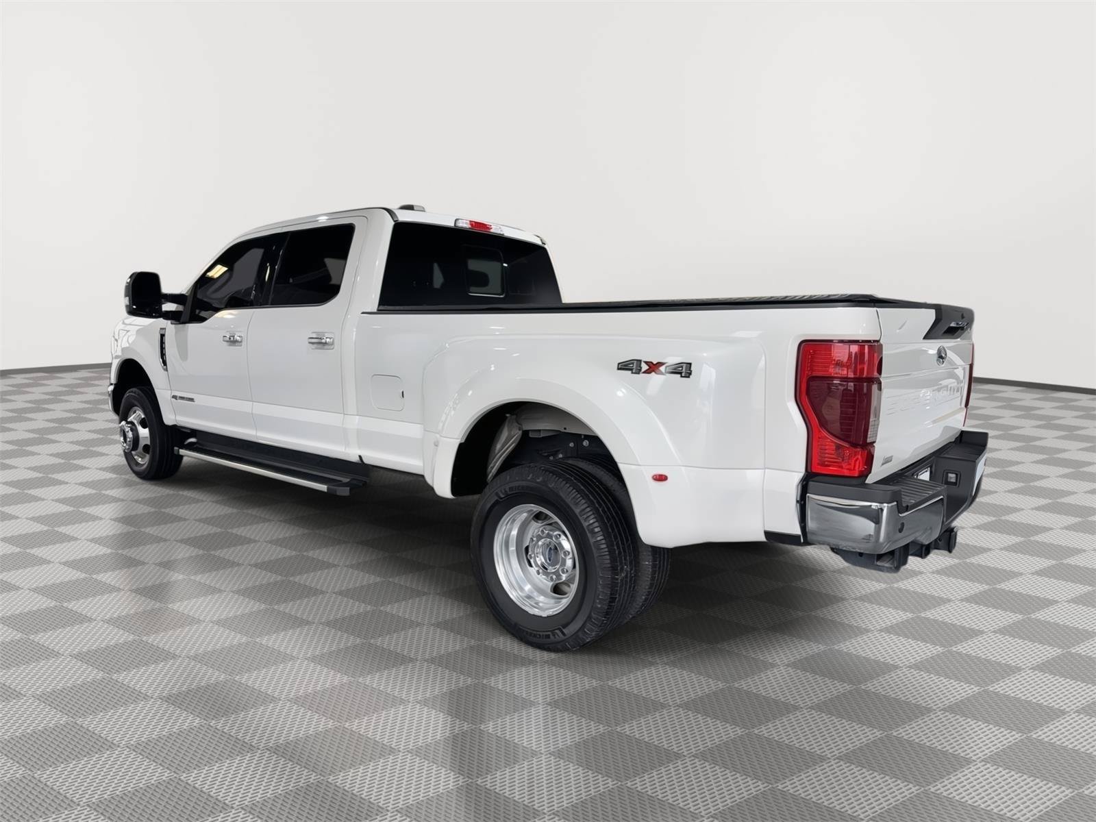 Certified 2022 Ford F350 Lariat w/ Lariat Ultimate Package AWD/4WD image 8