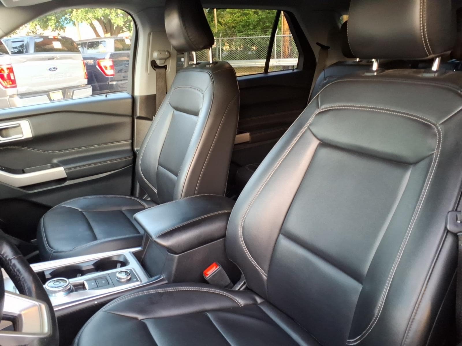 Certified 2023 Ford Explorer XLT w/ Equipment Group 202A AWD/4WD image 10