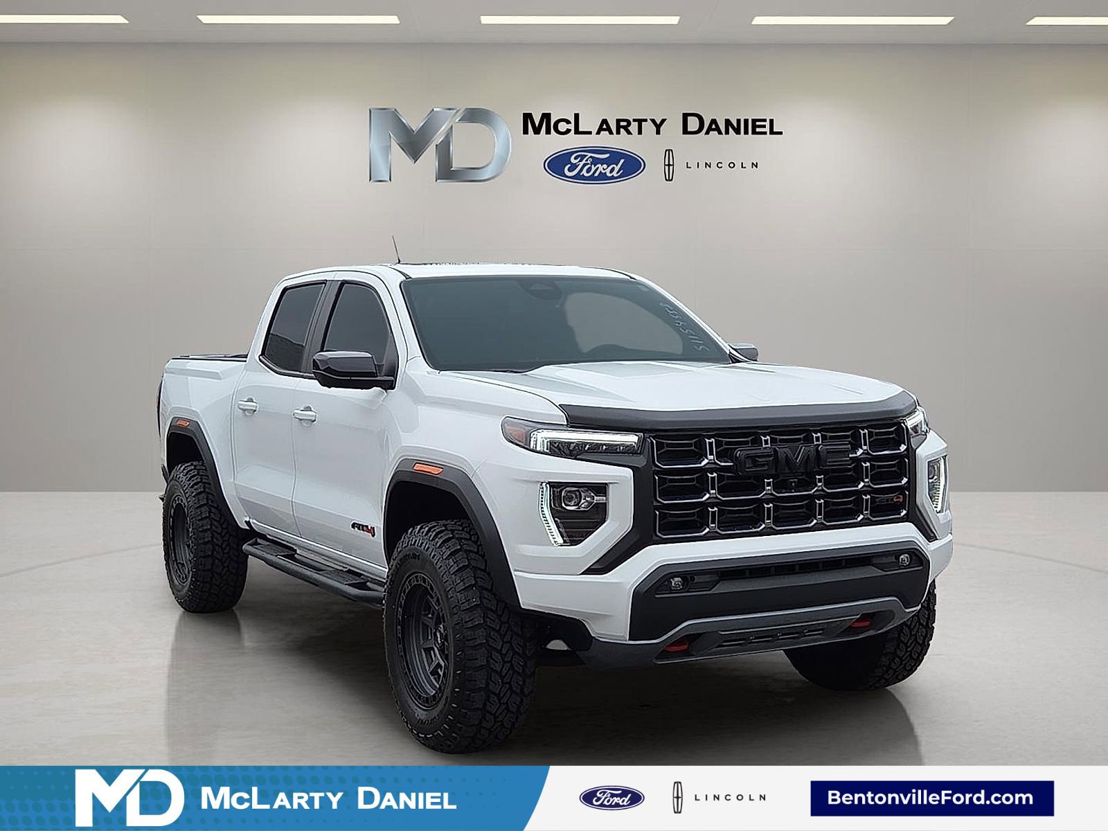 Used 2025 GMC Canyon AT4 w/ Technology Plus Package image 1