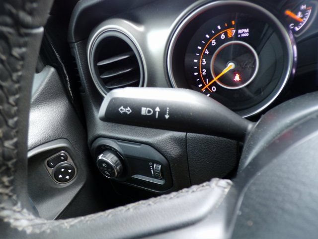 Used 2023 Jeep Gladiator Sport AWD/4WD image 16