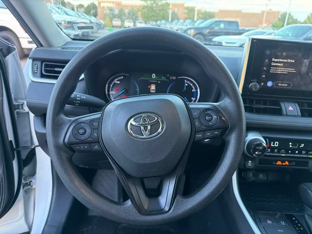 Used 2025 Toyota RAV4 XLE AWD/4WD image 19