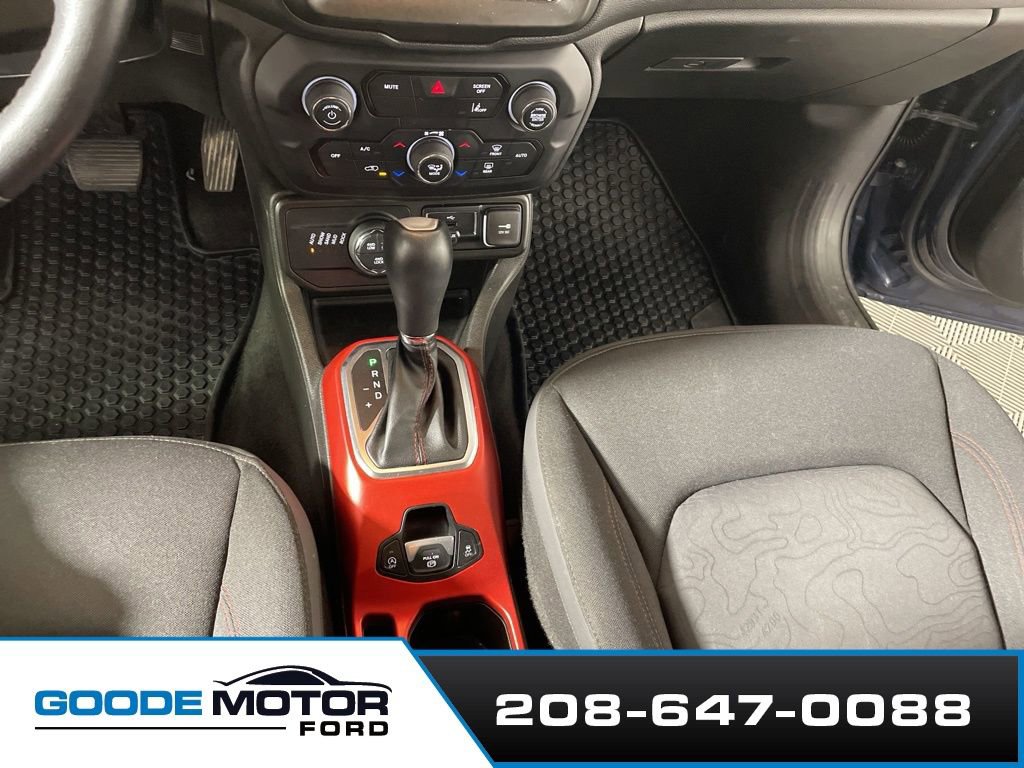 Used 2022 Jeep Renegade Trailhawk AWD/4WD image 17