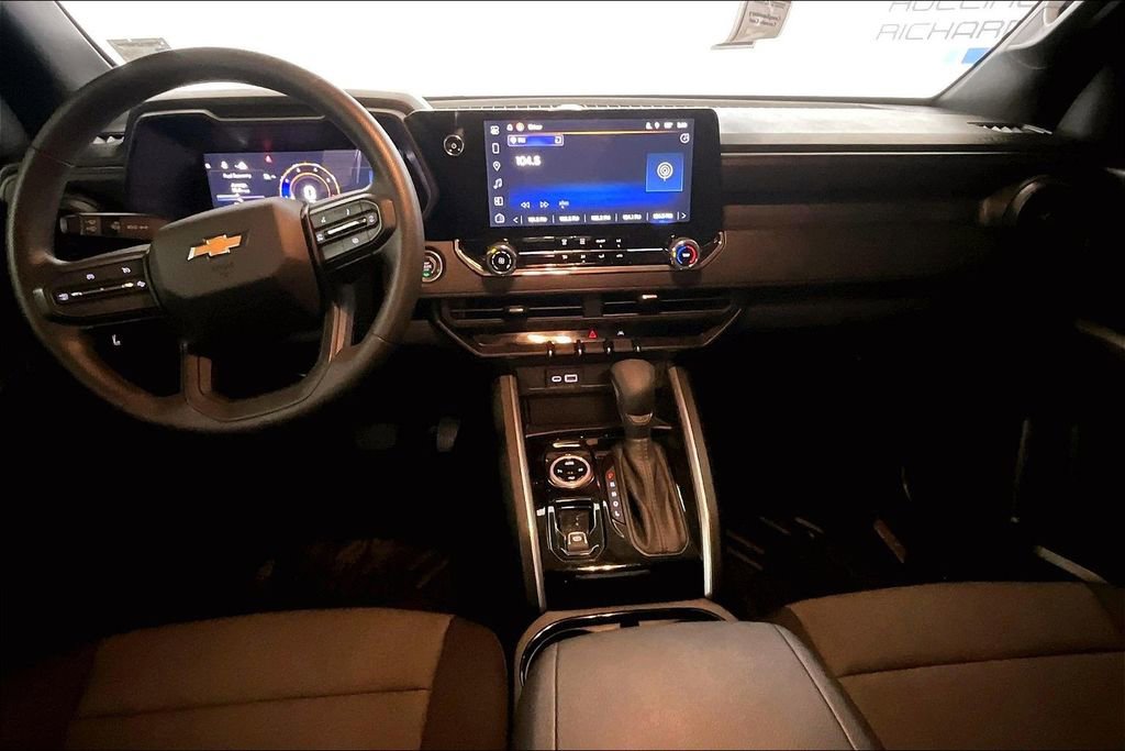 Used 2025 Chevrolet Colorado W/T image 11