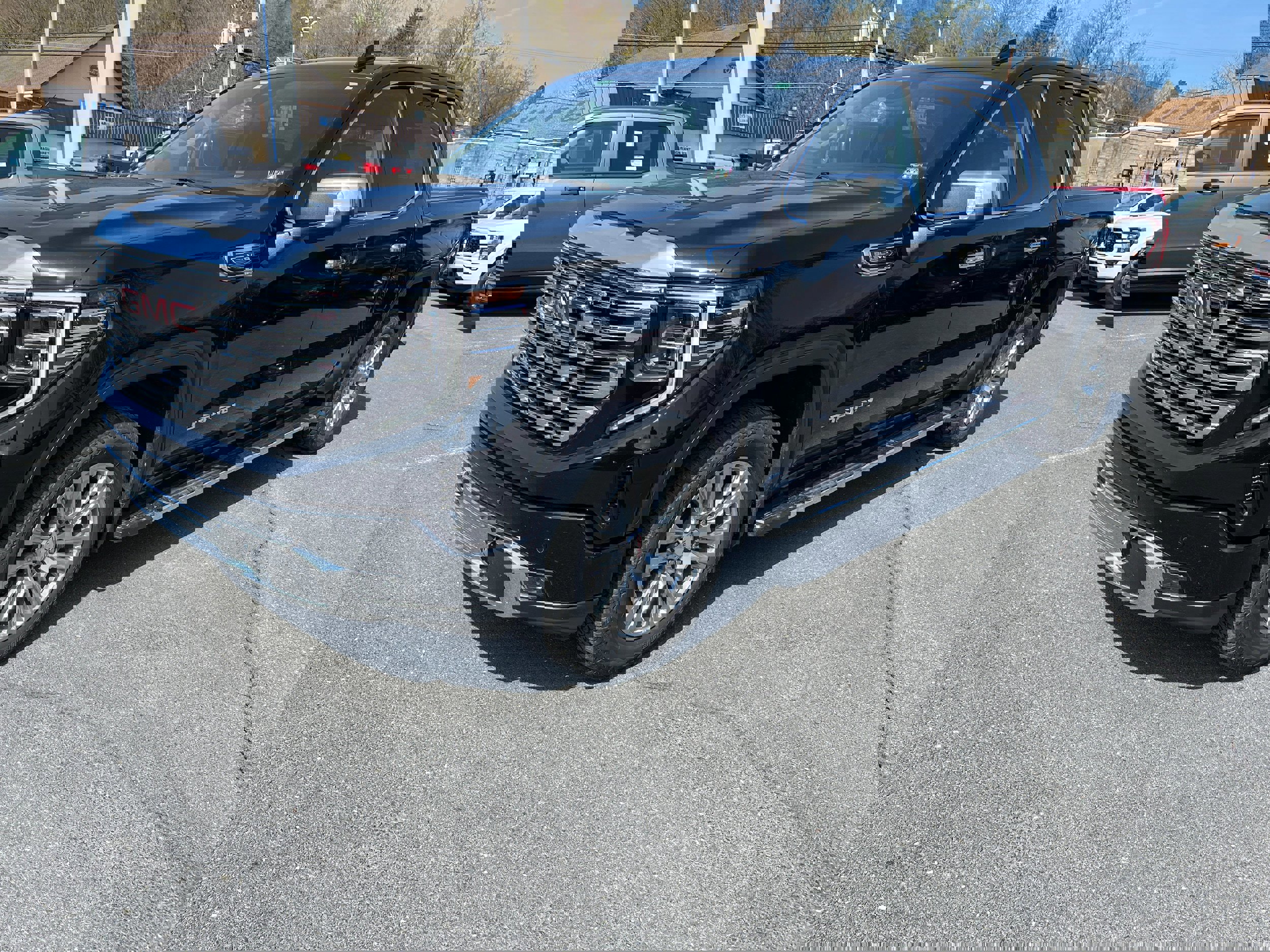 Used 2022 GMC Sierra 1500 Denali AWD/4WD image 2