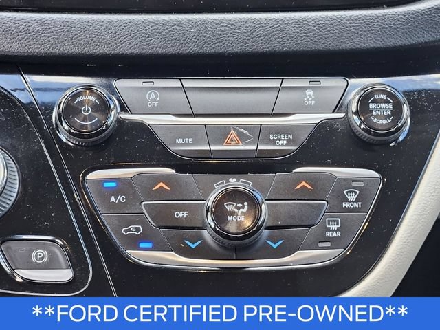 Used 2022 Chrysler Voyager LX FWD image 26