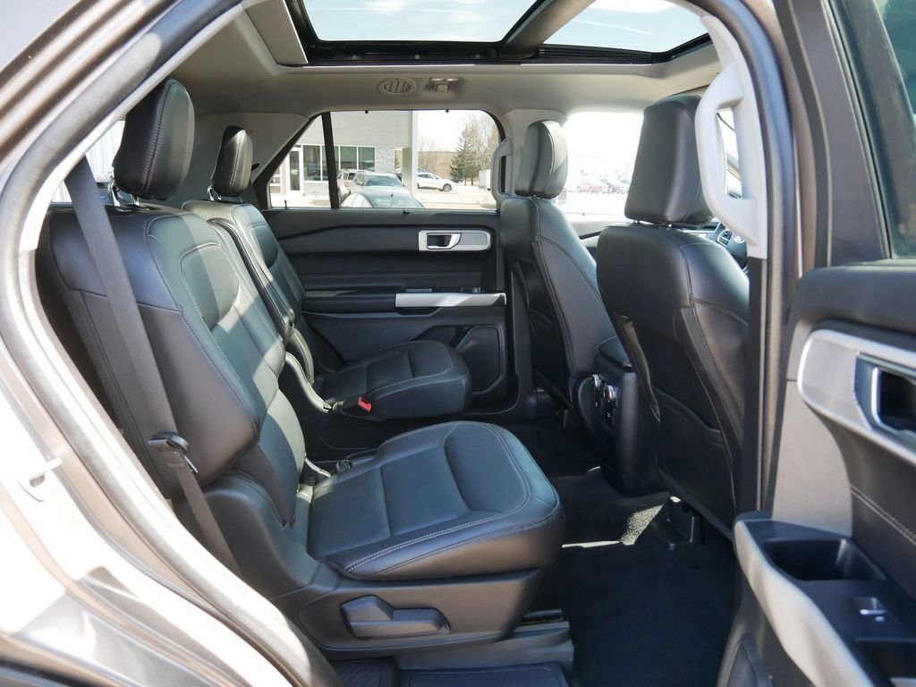 Certified 2021 Ford Explorer Limited w/ Equipment Group 301A AWD/4WD image 14