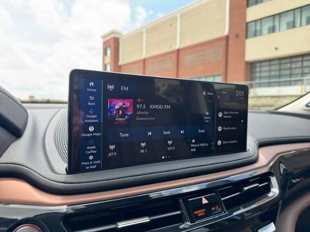 Used 2025 Acura MDX SH-AWD w/ Technology Package image 29