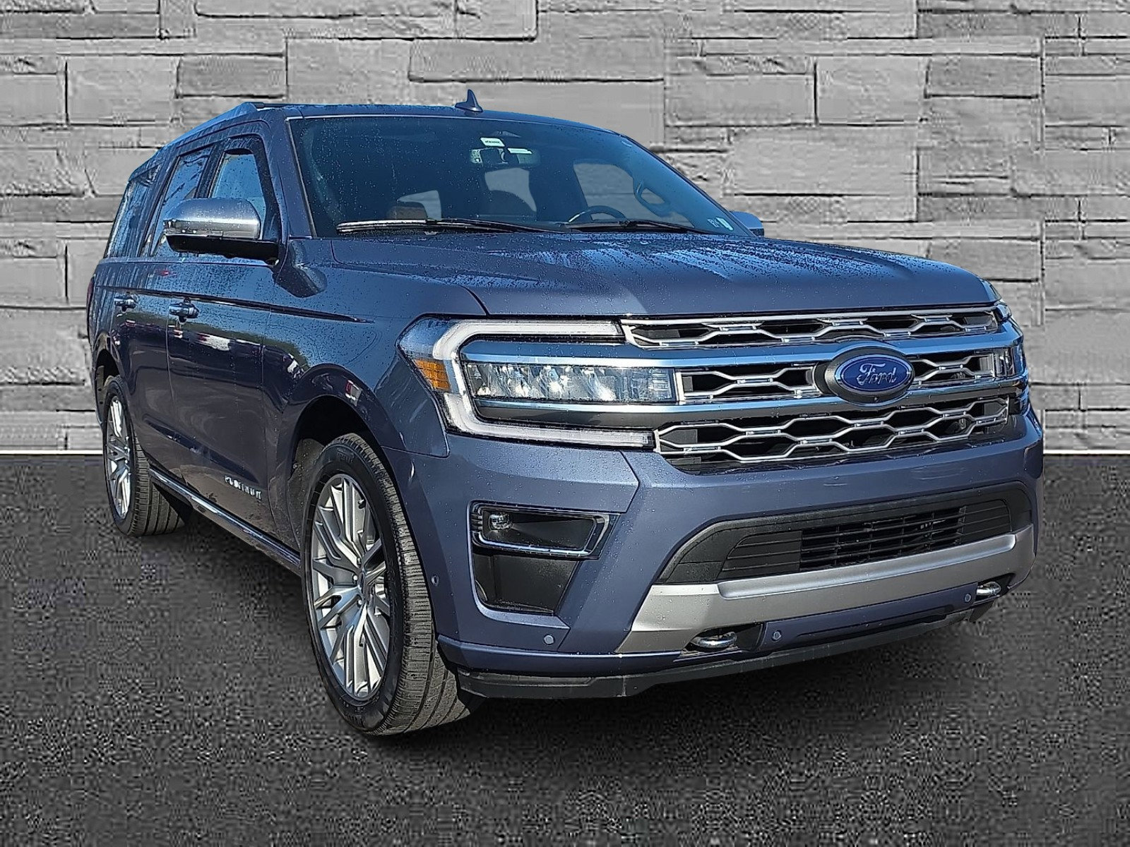 Certified 2022 Ford Expedition Platinum AWD/4WD image 2