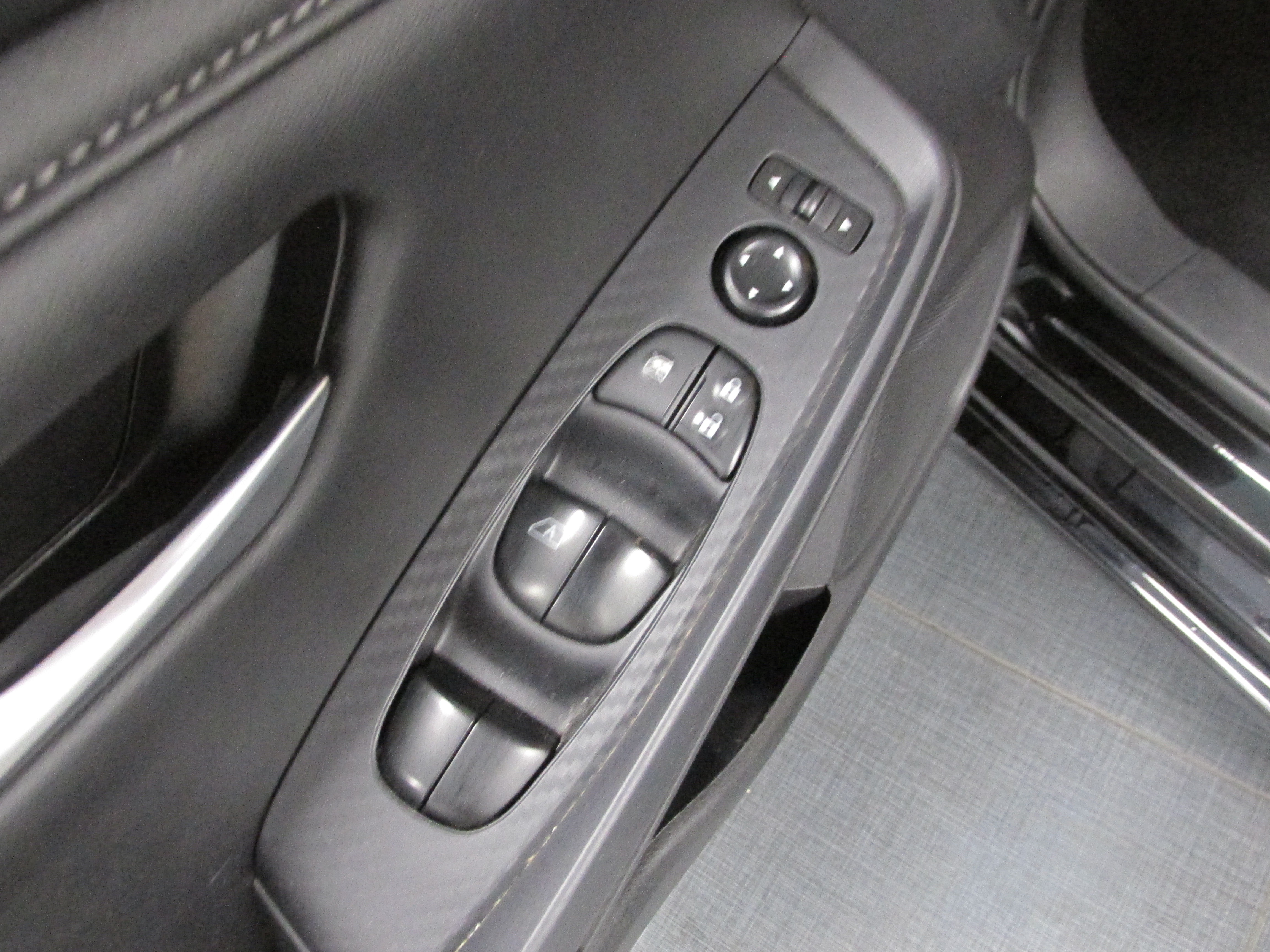 Used 2024 Nissan Sentra SV FWD image 28