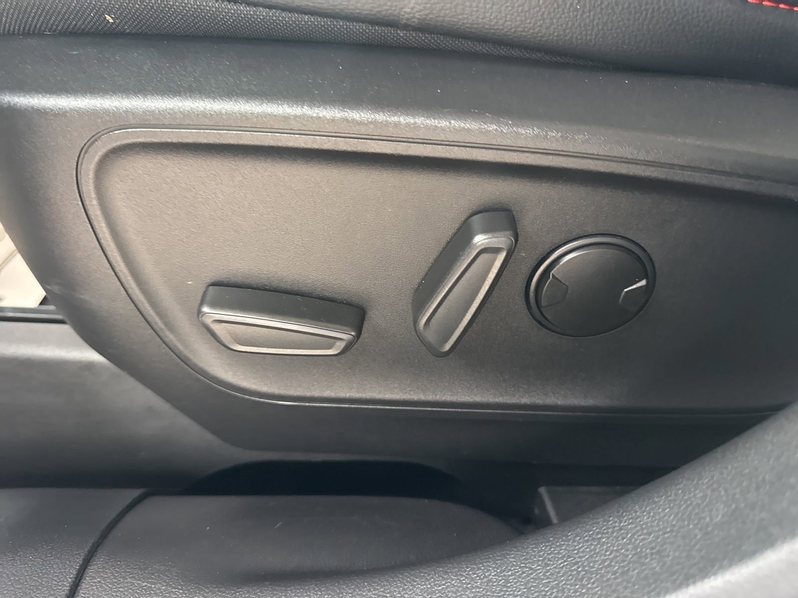 Certified 2022 Ford Escape SEL w/ SEL Stealth AWD Package image 25