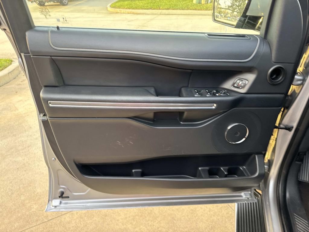 Certified 2023 Ford Expedition Max XLT image 23