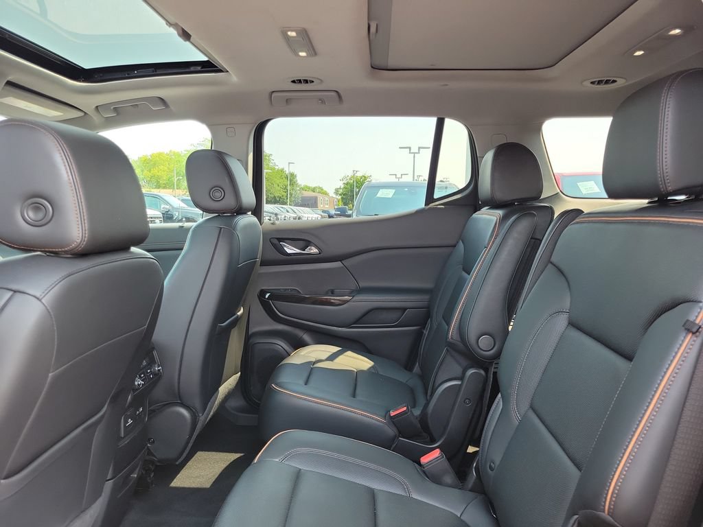 Used 2022 GMC Acadia AT4 w/ Technology Package AWD/4WD image 14