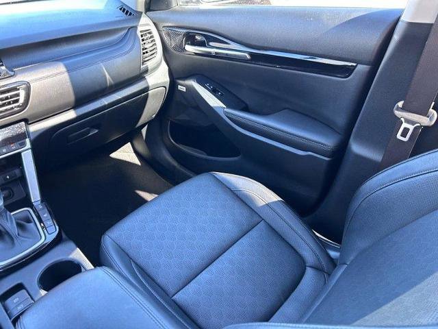 Used 2022 Kia Seltos SX w/ Sunroof Package image 18