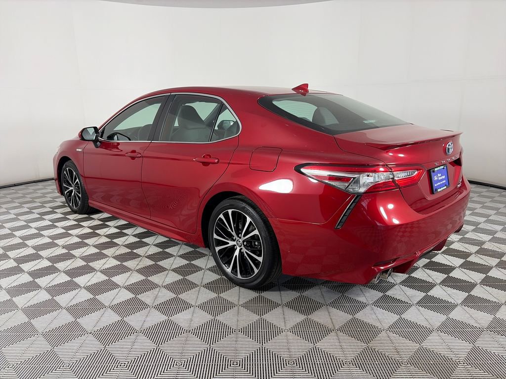 Used 2020 Toyota Camry SE w/ Carpet Mat Package FWD image 5