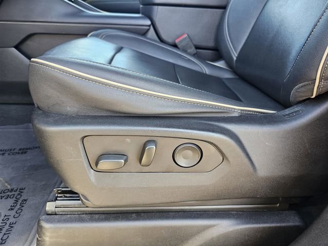 Used 2023 Chevrolet Suburban Premier image 14