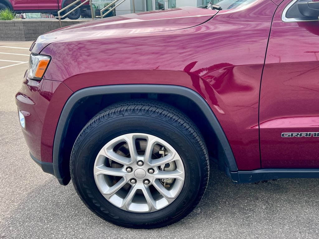Used 2022 Jeep Grand Cherokee Laredo X AWD/4WD image 29